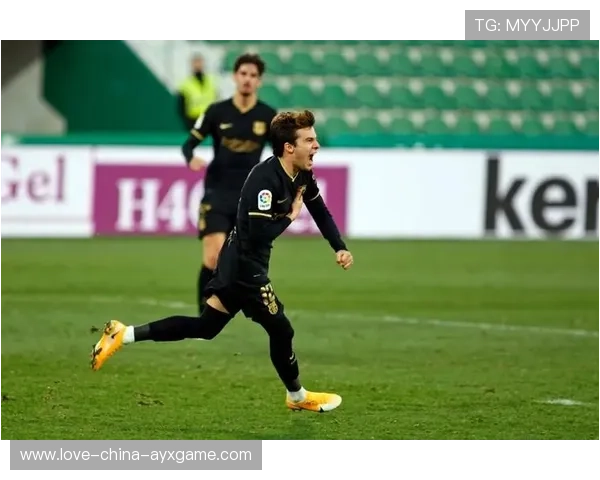 巴萨不断在边线寻找突破口：边线的智慧与科技的赋能