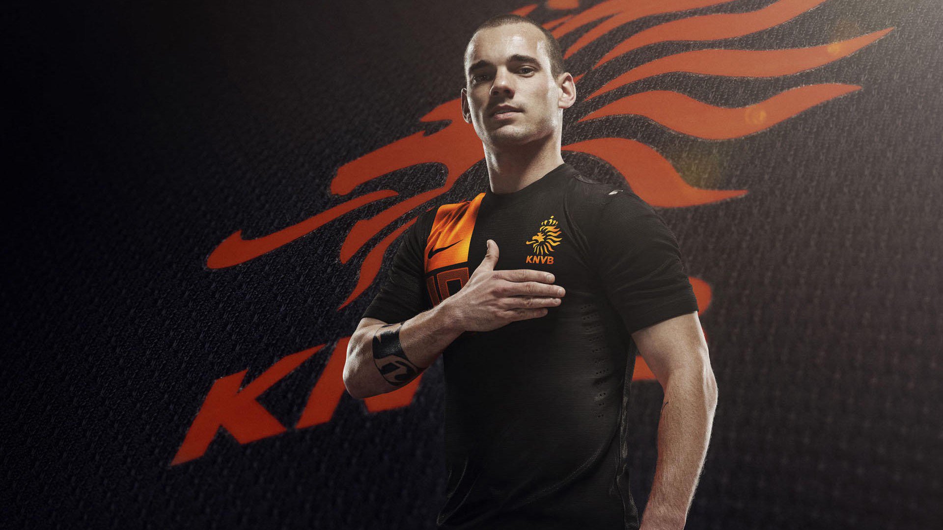 热带雨林湿热铁人三项 终点冲线宛如“蒸桑拿”完成